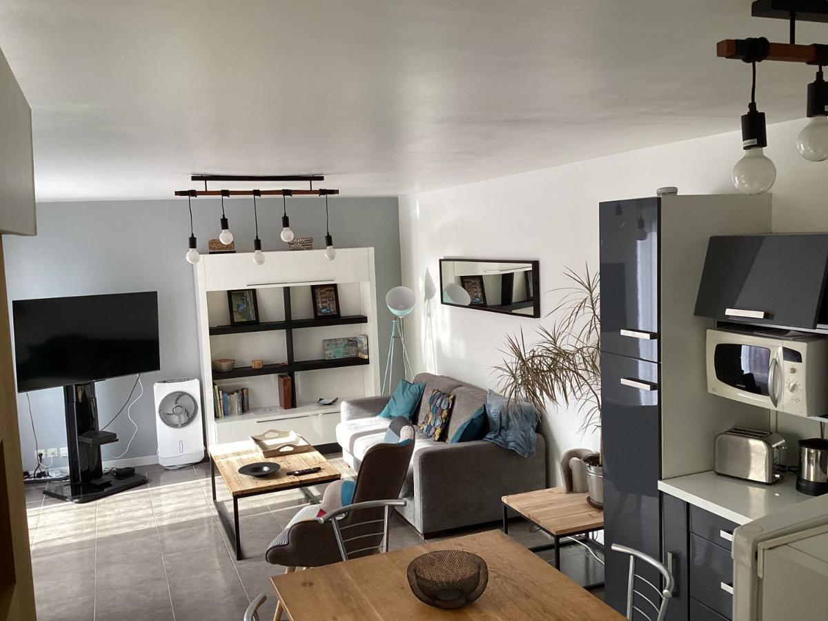 Joli Appartement 50 M2 Classe 3 Etoiles Avec Terrasse Et Jardin La Rochelle  Kültér fotó